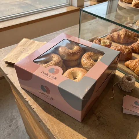 Custom printed bagel boxes